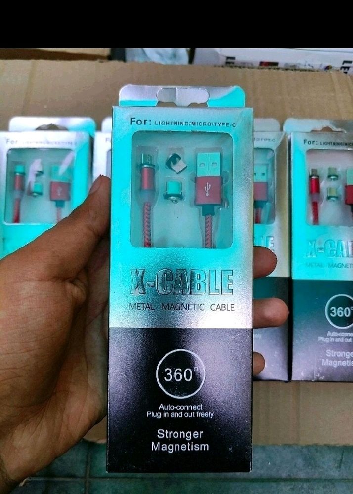 Strong Magnetic 3 In One Cable For Three Types Of Phones.