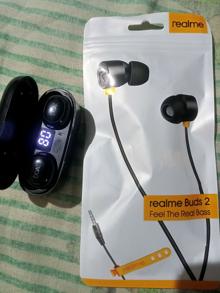 Combo: Boat 121v2 Airdopes And Realme Buds 2