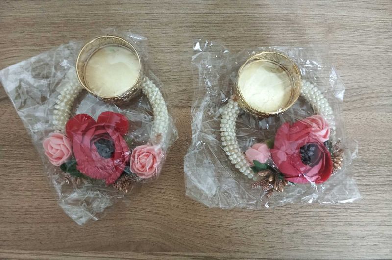 DECORATIVE CANDLE HOLDER