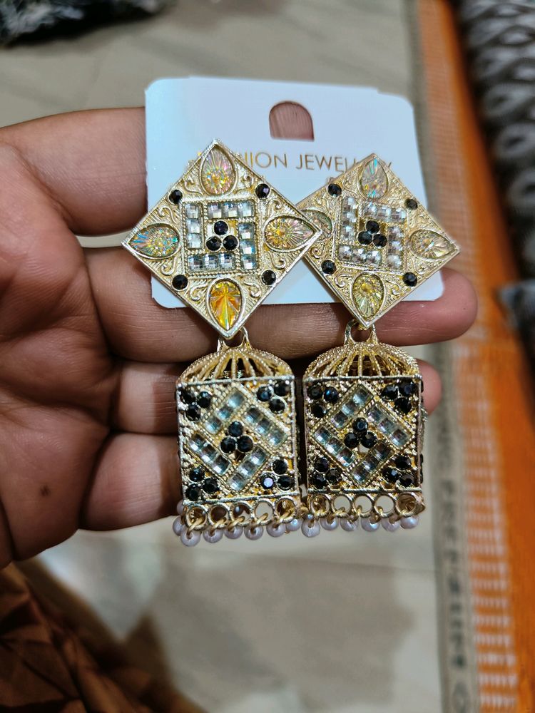 Silver Or Gold Colour Jhumka