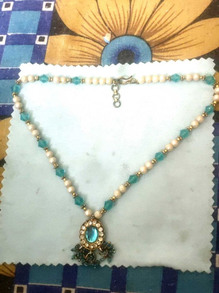 Elegant Beaded Necklace