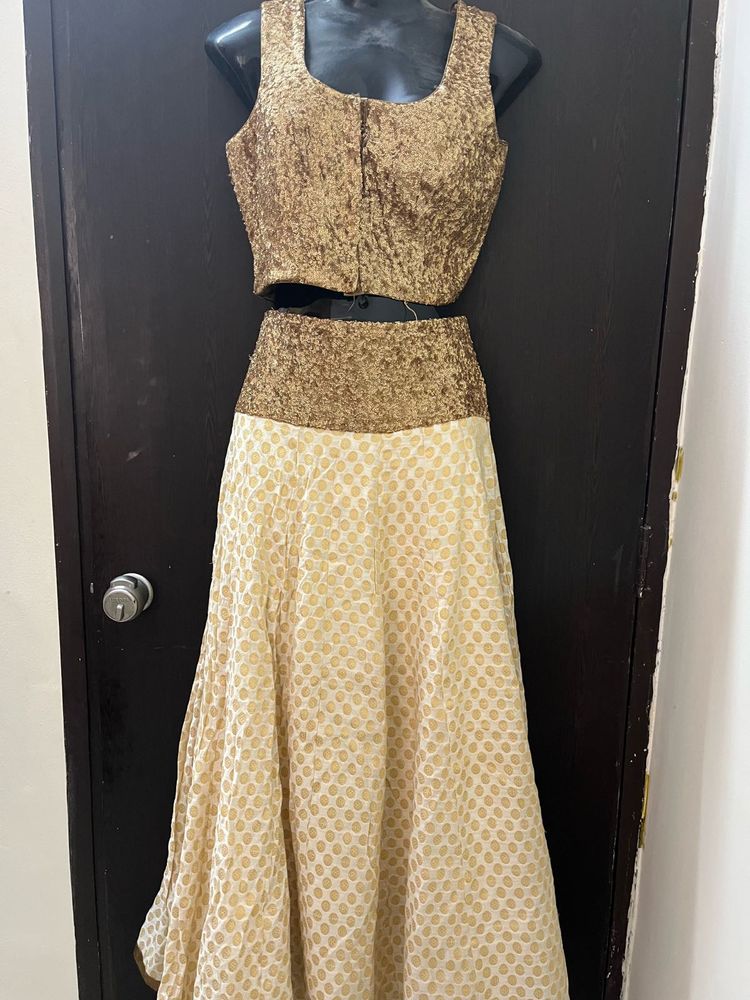 Off white Lengha Choli With Golden Shimmer Blouse
