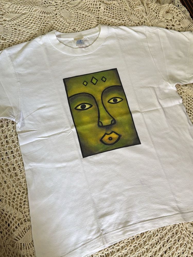 Unique Graphic T-Shirt never wear