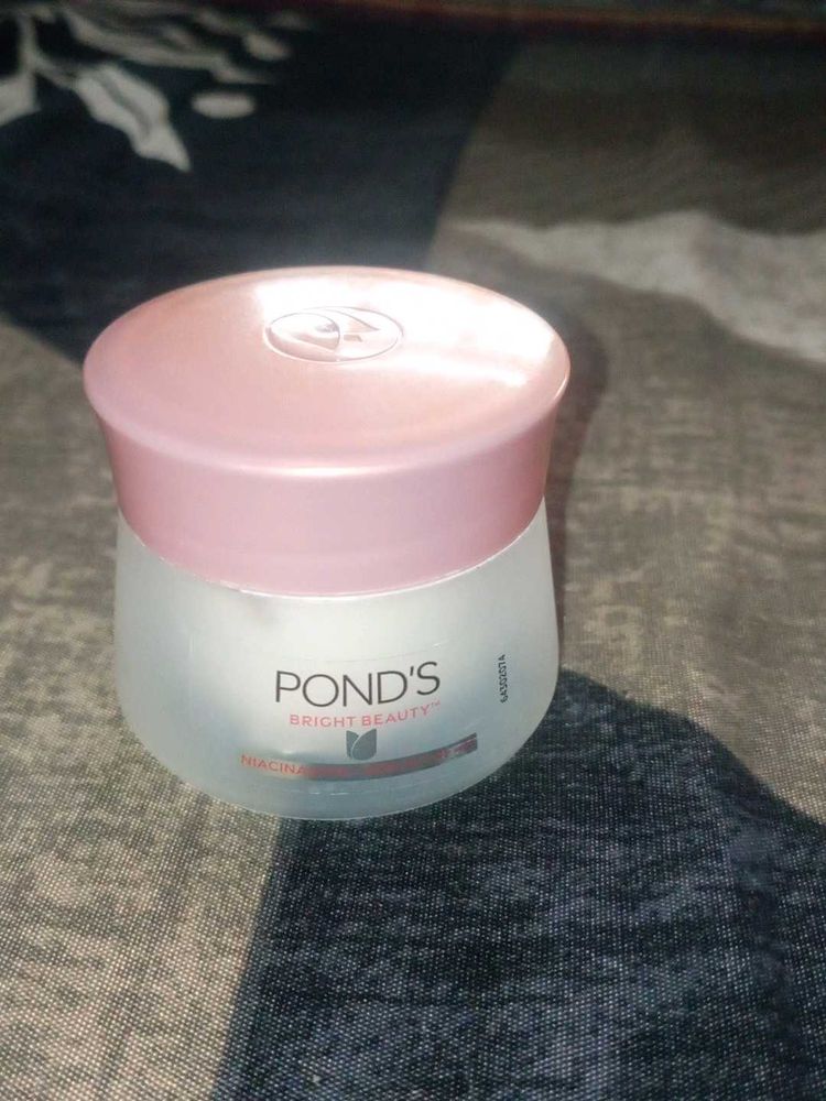 Pond&#39;s Bright Beauty Cream