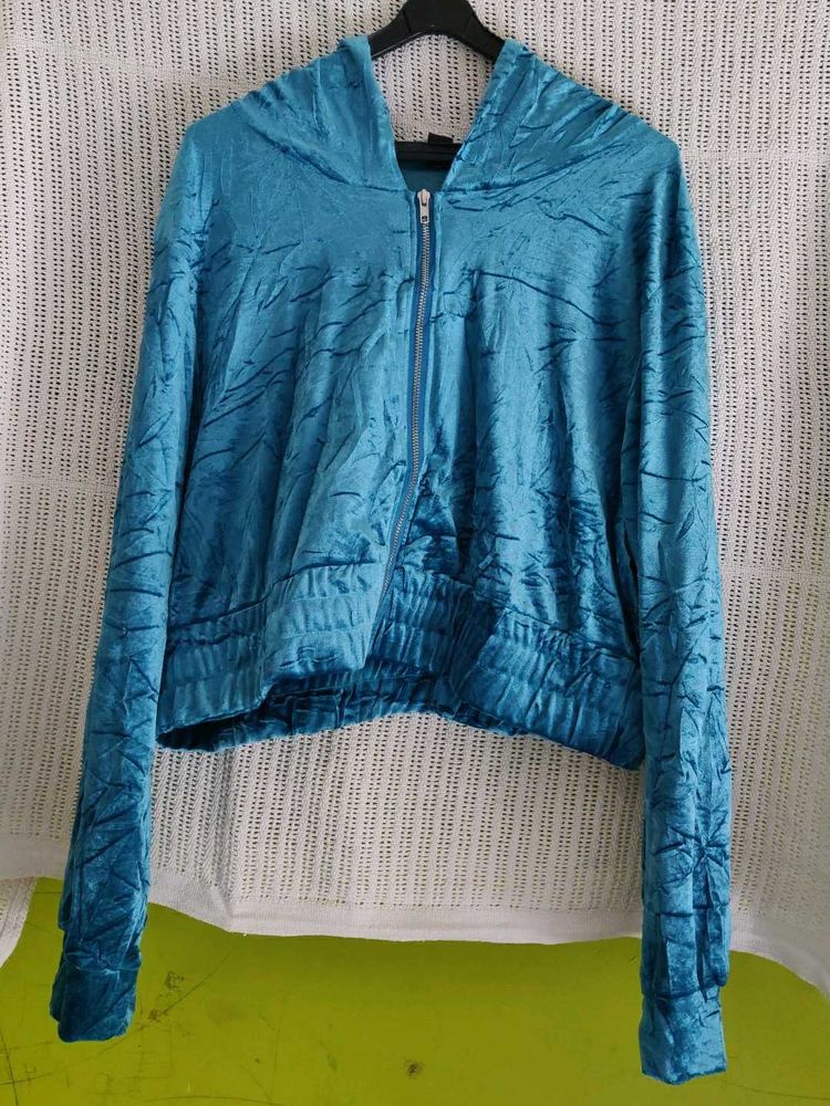 SHEIN Blue Velvet Cropped Hoodie