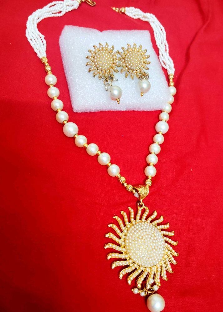 Necklace Set White &amp; Golden 🕊️🕊️