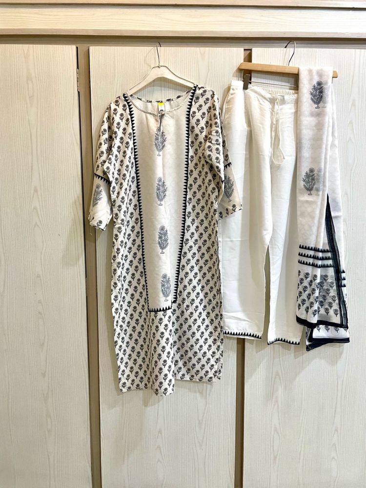 Elegant Printed Kurta Set