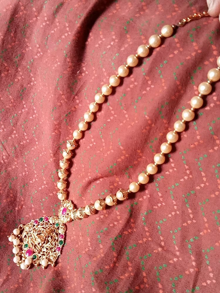 Pearl Chain With Lakshmi Devi (Locket)