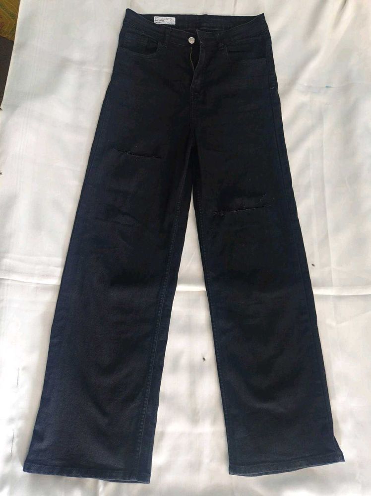 Cut Out Jeans
