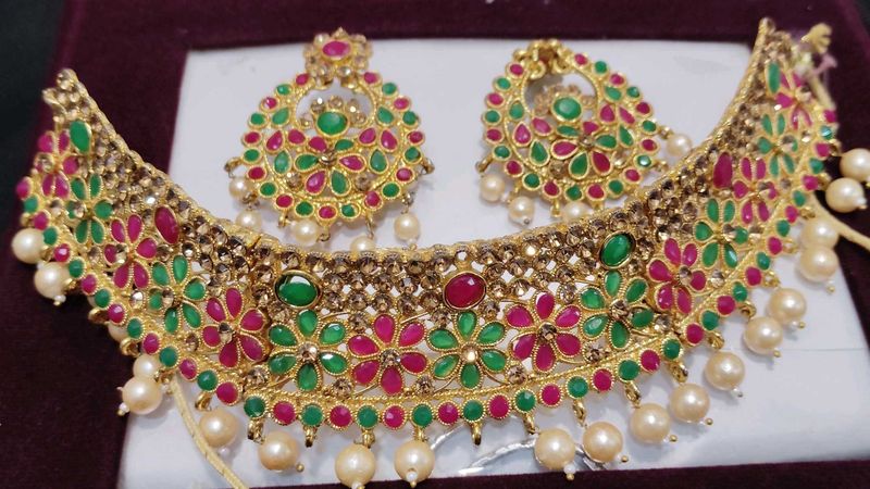Elegant Gold-Plated Choker Set