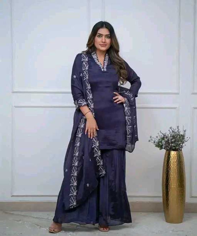 Attractive Kurta Set with dupatta.(S,L,XL,XXL)
