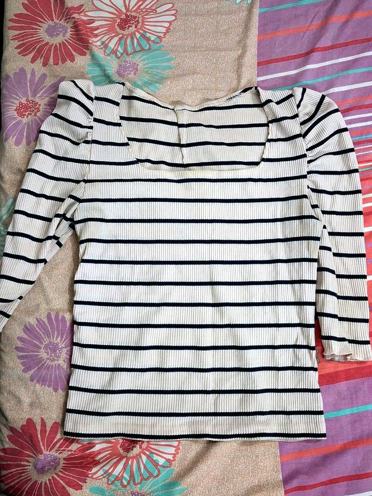 Square Neck Top With Puffed Sleeves.