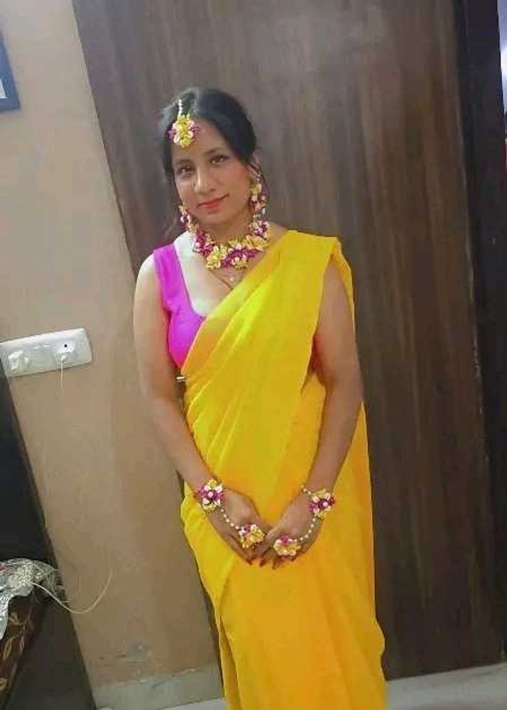Georgette Saree With Blouse And Peticot.