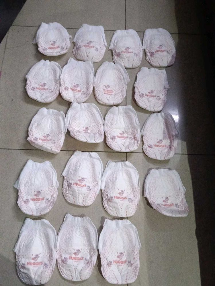 19 Huggies diapers XL