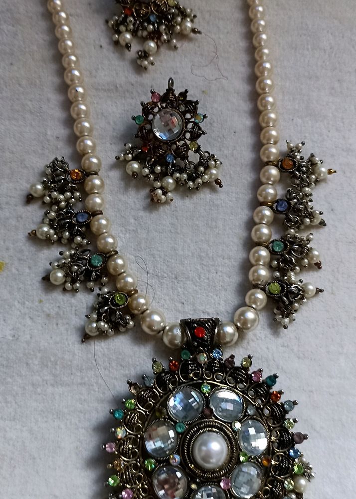 Necklace &amp; Chain