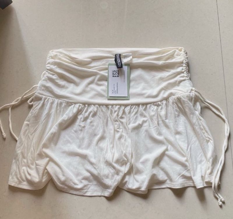 🫧 ✨ H&amp;M White Ruffled Mini Skirt