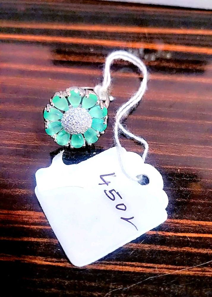 Green Stone Flower Ring
