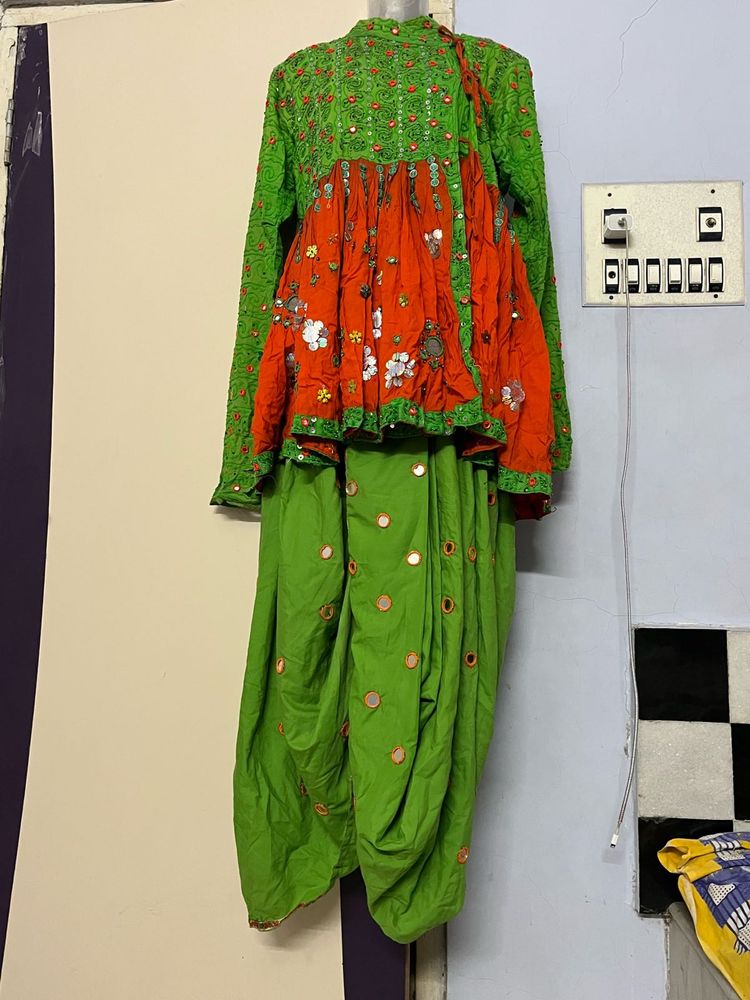 Navratri Embroidered Keriyo Set