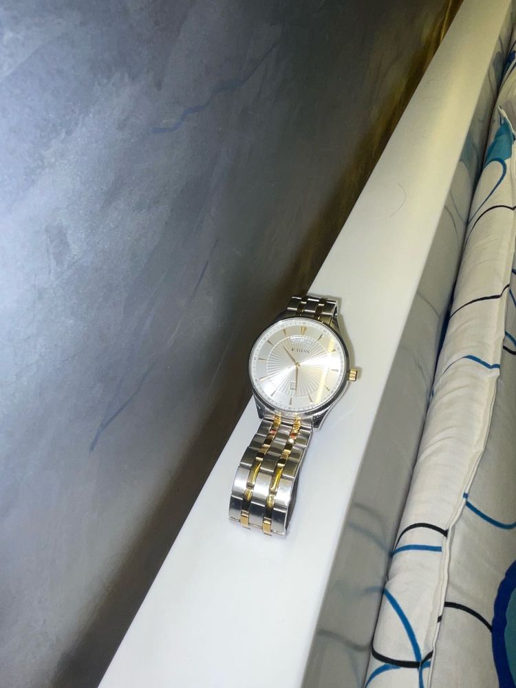 Elegant Silver Wristwatch