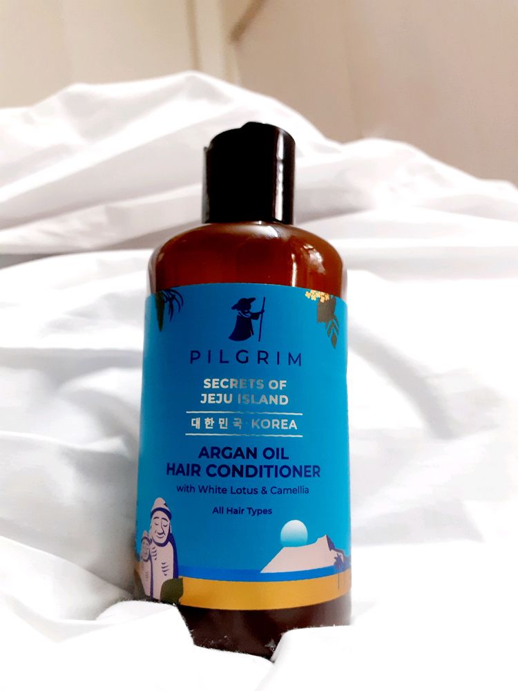 Pilgrim Argan oil Hair Conditioner With White Lotus and Camellia 》Buy both Shampoo and Condition at ₹450