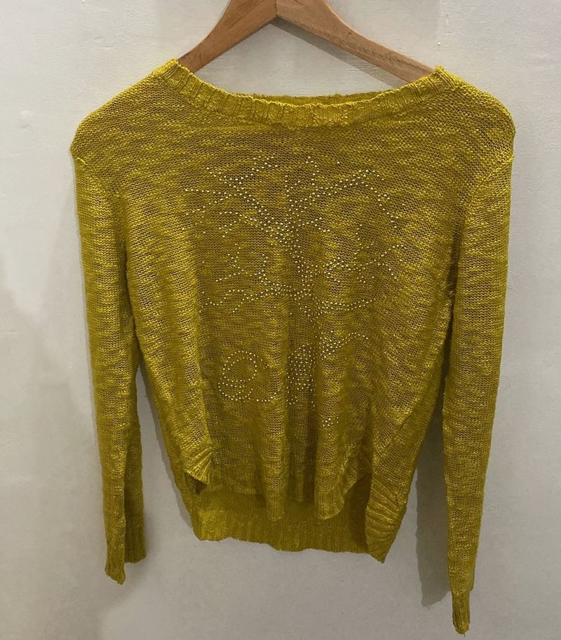 yellow sweater