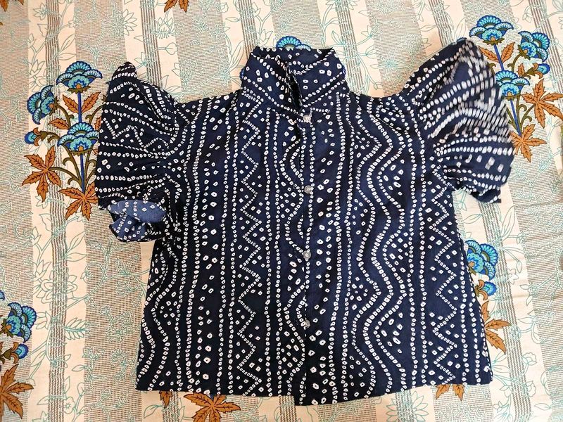 Blue &amp; White Patterned Button-Down Top