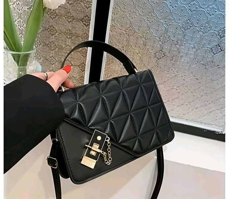 Chic Quilted Crossbody Bag