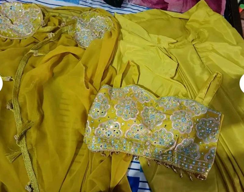 Elegant Yellow Saree with Blouse