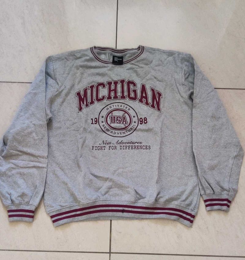 Michigan Graphic Sweatshirt
