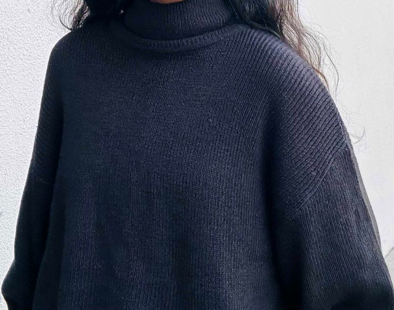Comfy Black Turtleneck Sweater/Jumper