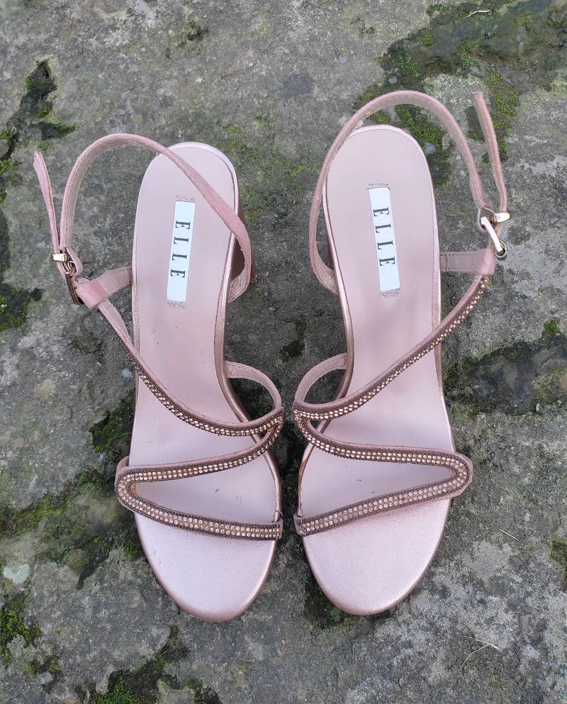 ELLE HEEL