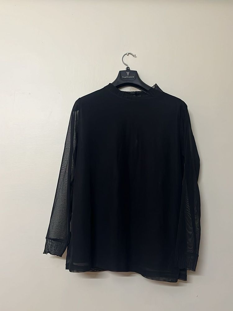 Black Mesh Panel Top