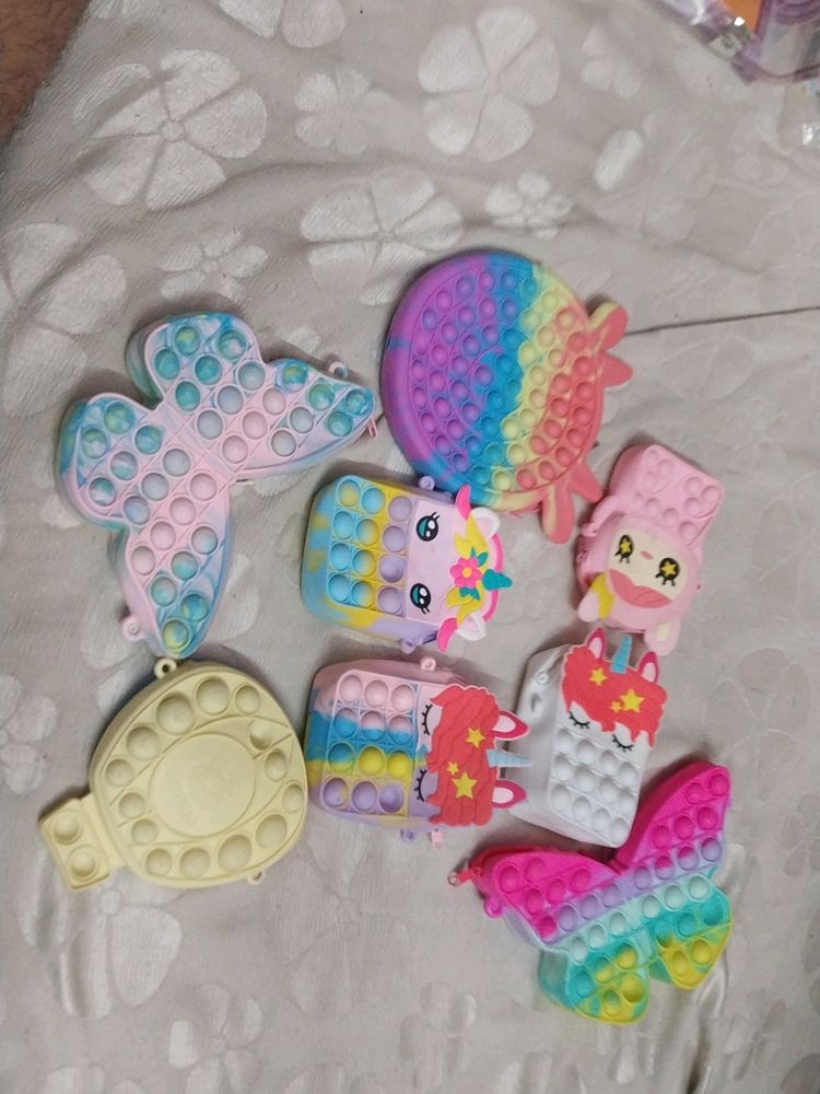 8 Pcs Poppet Sling Bag