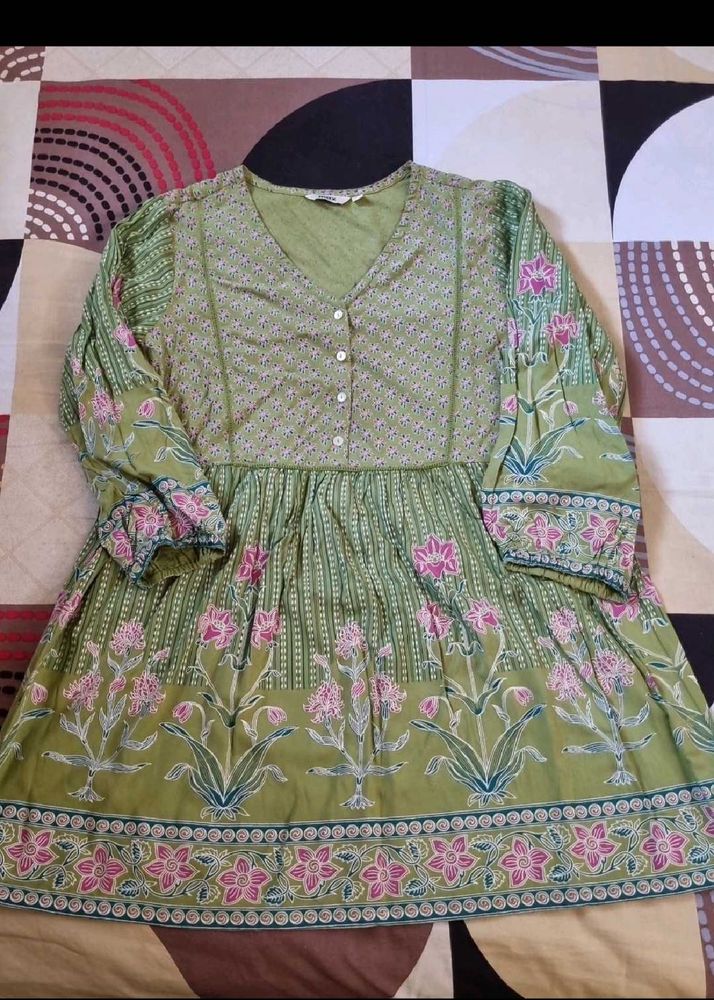 Floral Print Green Tunic Top