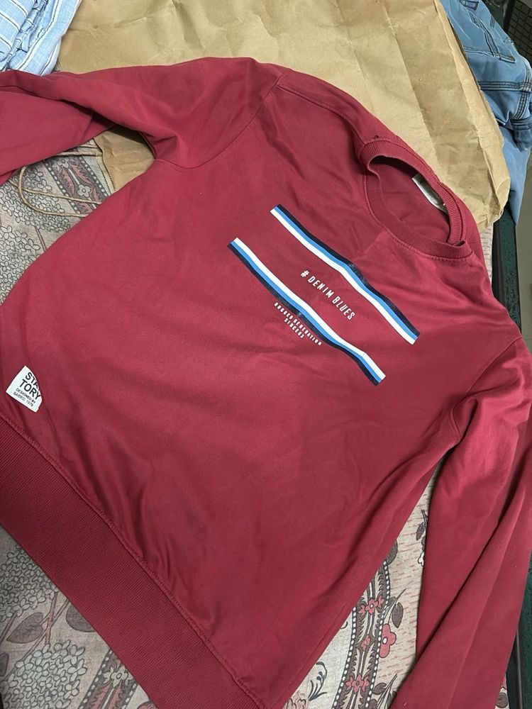 Maroon Graphic Print Sweatshirt