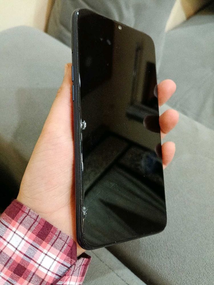 realme 3 32gb 3ram phone vibrate hota h display na