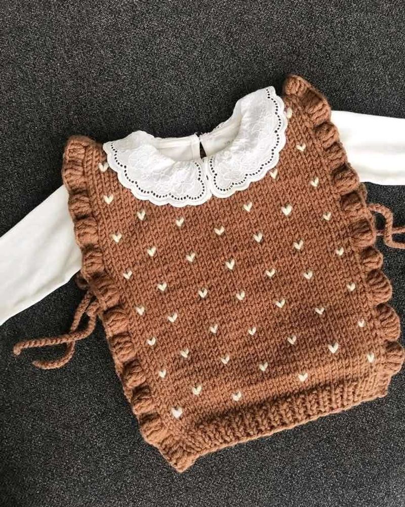 ₹400Free DELIVERY Cute Brown Heart Knit Vest