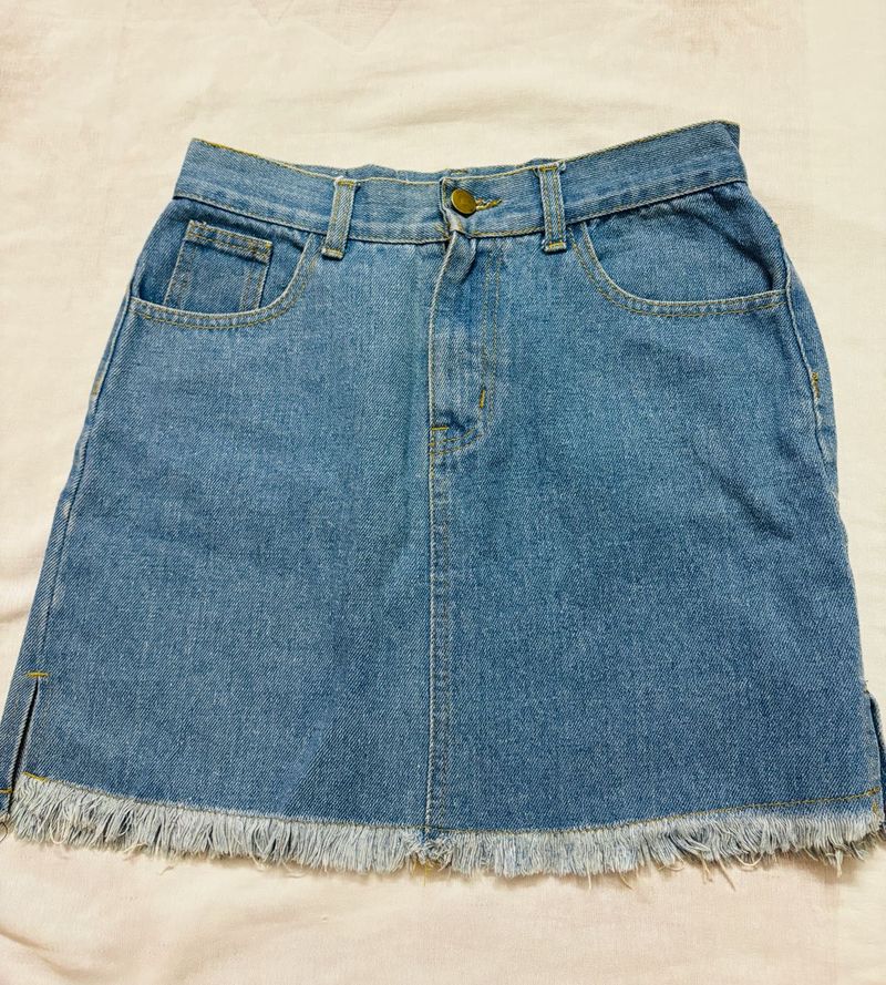 Frayed Hem Denim Mini Skirt