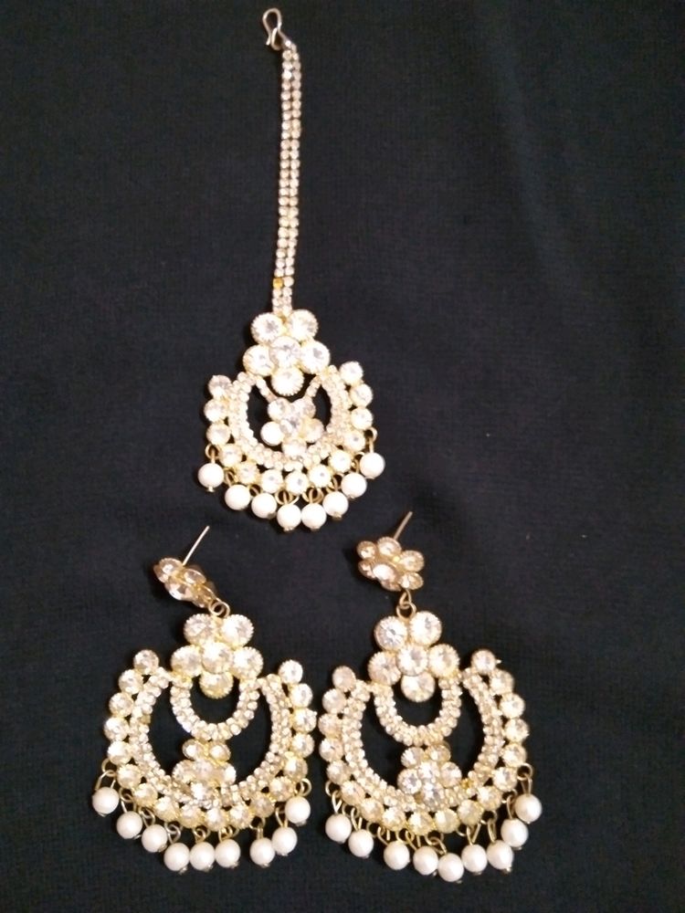 It&#39;s White Colour Maang Tika And Earrings