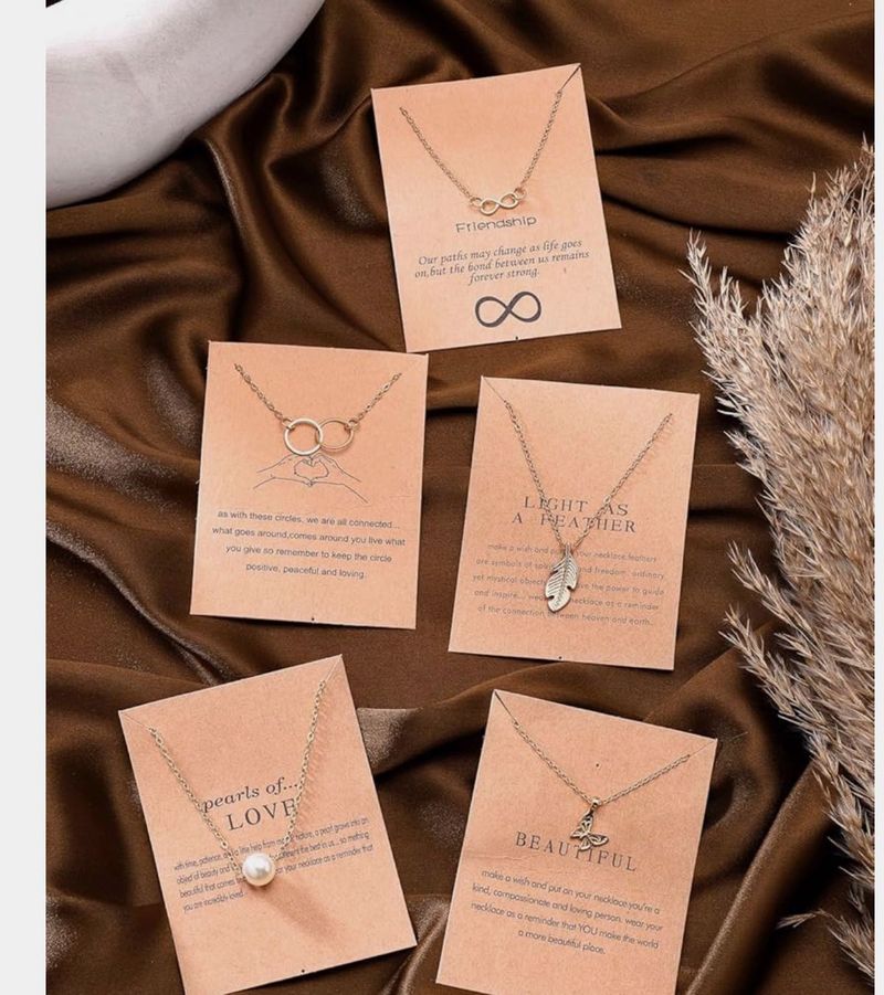 set of 5 neckalces