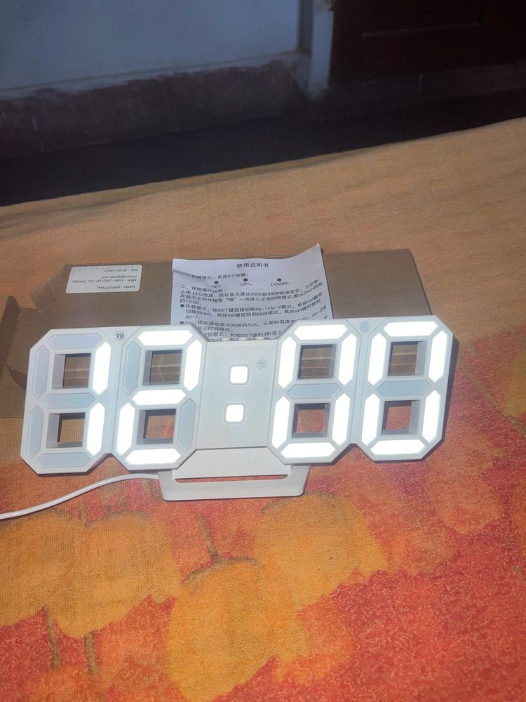 New Clock Full Packed Not Used