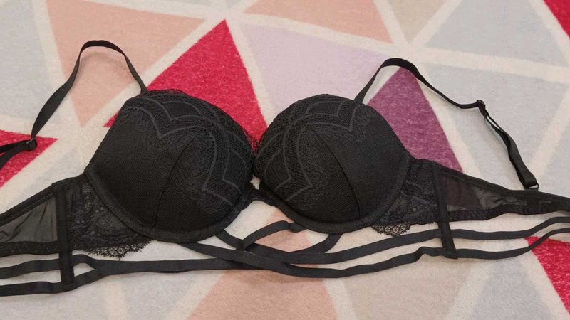 H&amp;M Padded Bra 32B