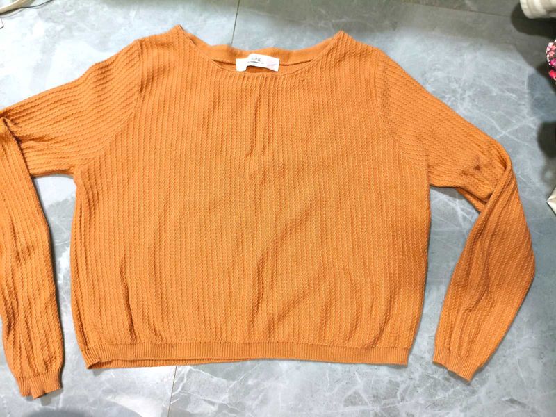 Coral classic crop top.