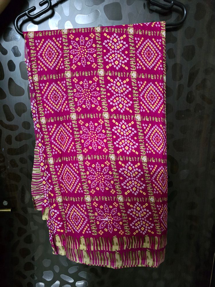 Pink Bandhani Print Saree