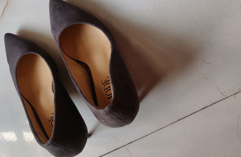 Women Taupe Solid Pumps Heels Size39..