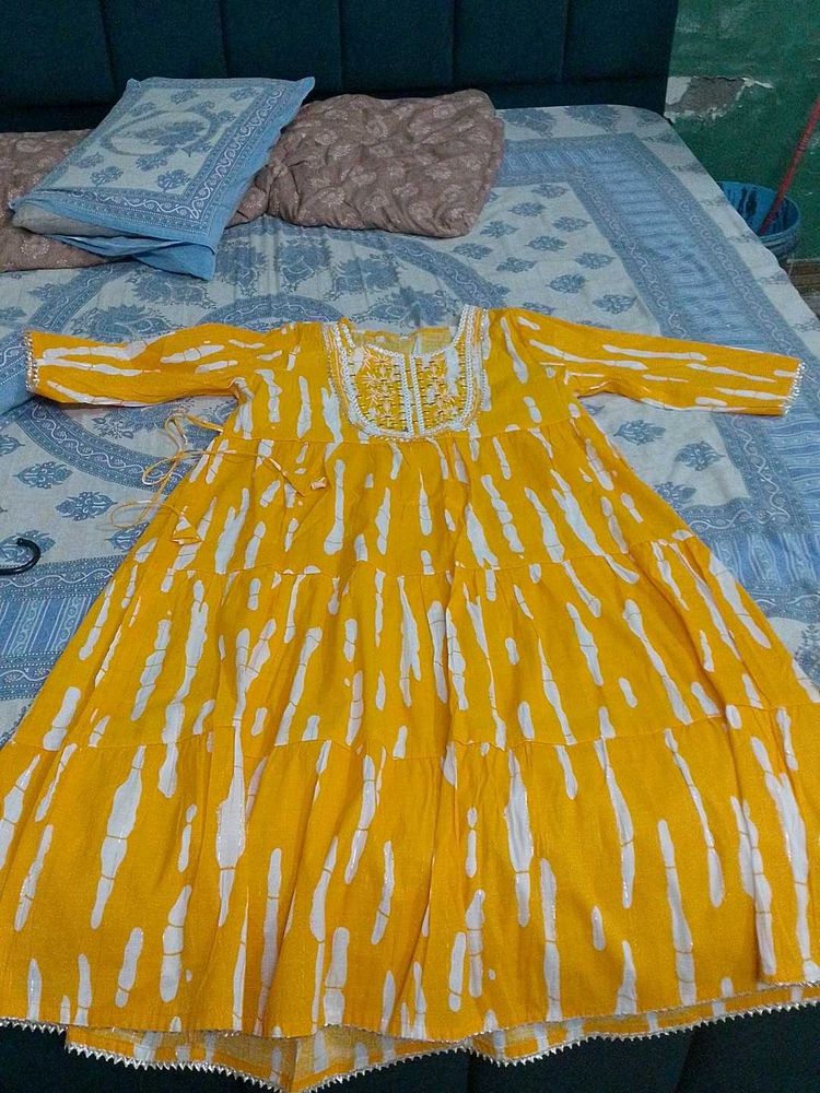 yellow frock sute