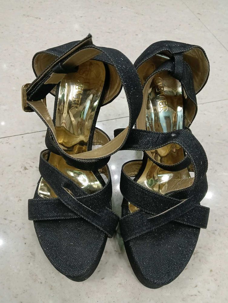 Elegant Black shine Heels