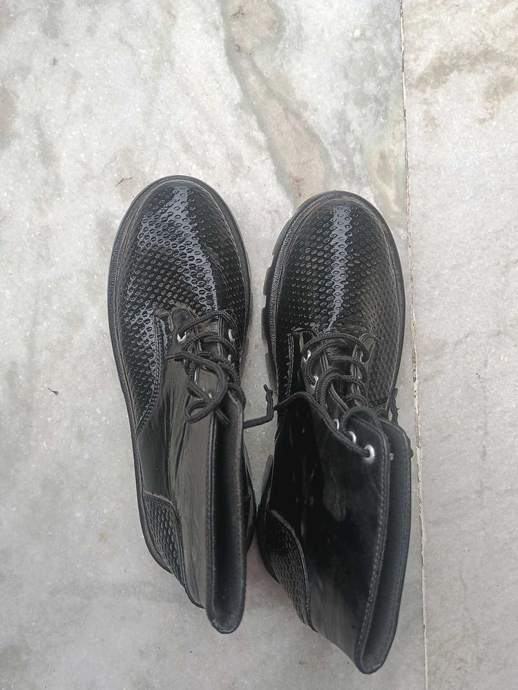 Black Stylish Boots