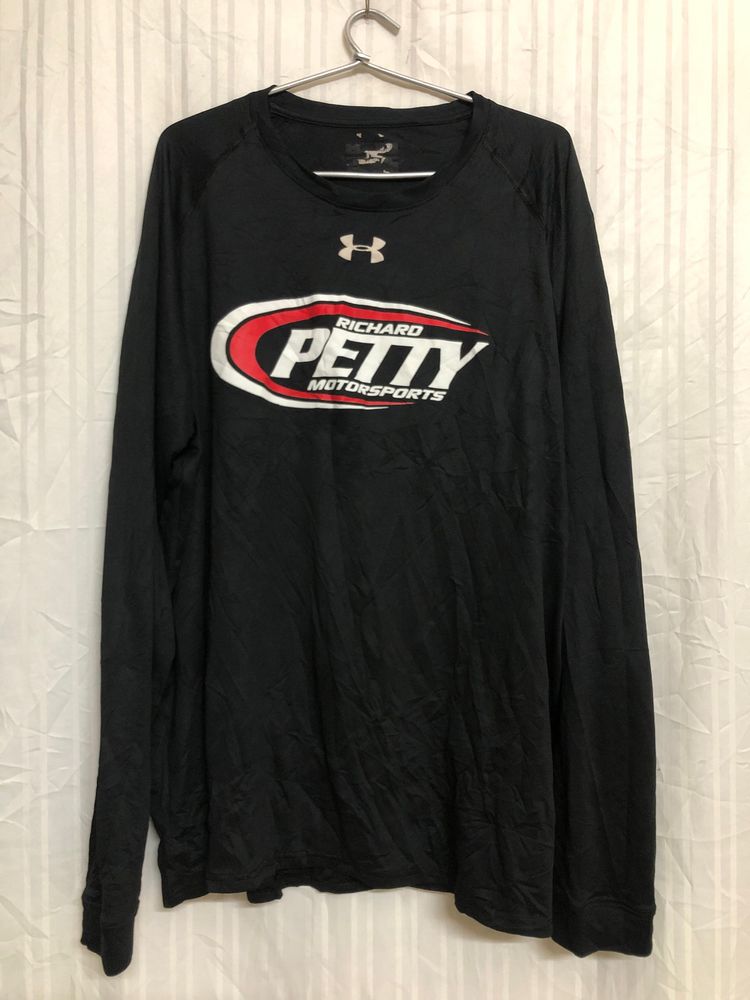 UNDER ARMOUR BLACK LONG SLEEVE T SHIRT