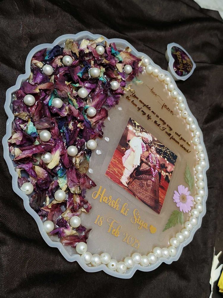 Resin Varmala Preservation Frame